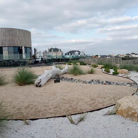 Un Petit Chalet En Vendee Шале